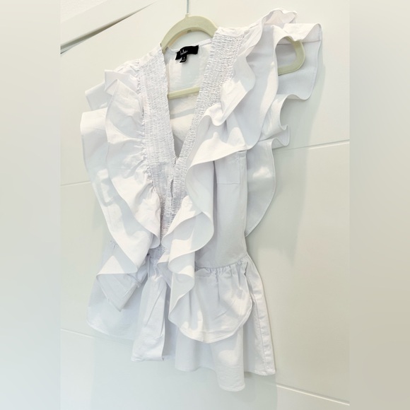 Lulu’s White Ruffled Hook and Eye Smocked V-Neck Top Size Small - Picture 8 of 11